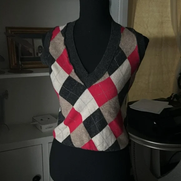 J Crew Sweater Vest women’s small Argyle gray,pink and cream - Picture 5 of 7